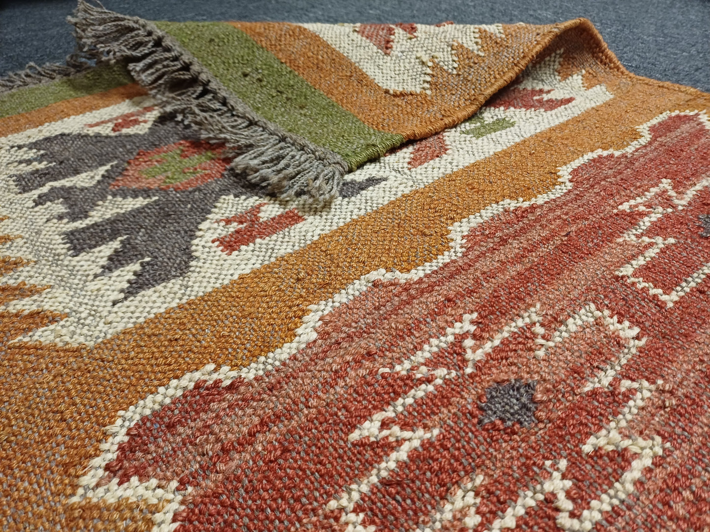 Jute Runner