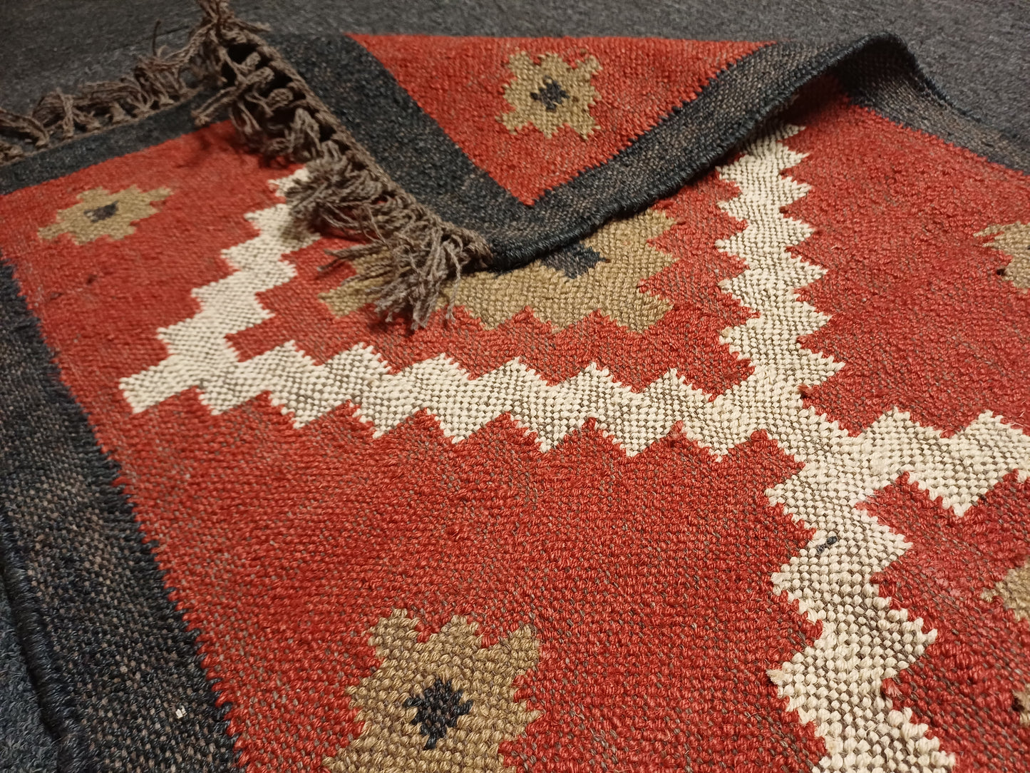 Jute Runner